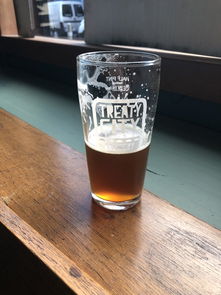 mikeqzak99's tweet photo. Enjoyed sampling @TreatyCityBrew ‘Falling Wall’ yesterday. Great beer and really friendly and informative place 🍻#craftbeer #streetsoflimerick #limerick #ireland #brewery https://t.co/x6p5yu7YQI