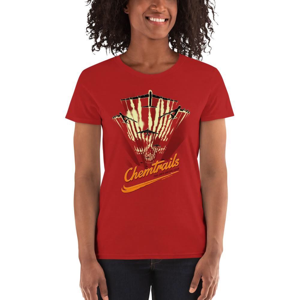 weartherags's tweet photo. The chemtrail conspiracy theory is based on a belief that there is a secretly organised spraying of the population with mysterious substances left in the sky by high-flying aircraft.
#chemtrails #tshirt https://t.co/vuXZF5Yn67