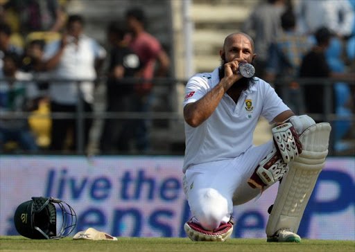 BlaqsInCricket's tweet image. Hashim Amla never compromised about his religion.

He always drank water kneeling.
Never wore clothes with logos of alcohol &amp;amp; betting companies. 
He made is easy for Parnell, Tahir &amp;amp; Hamza.
 #GoodbyeMightyHash