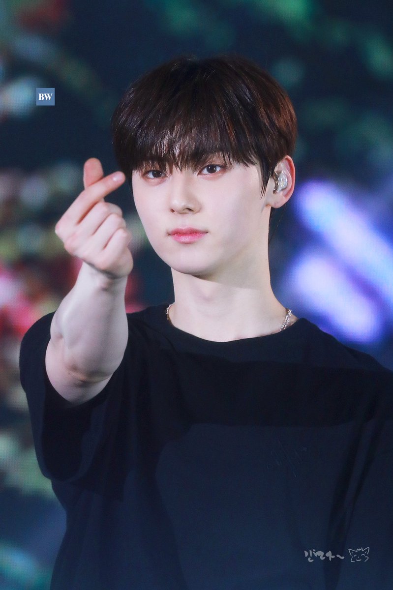 btfway_mh's tweet photo. You are a wonderful person❤️
I hope that your special day is the beginning of another amazing year🎂

#한여름의_시작_생일축하해_민현아
 #Happy_MINHYUN_Day https://t.co/NwAYRZUjHa