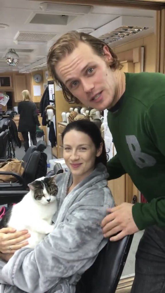 balfethings's tweet photo. caitriona balfe with her two favorite cats 🐈 #InternationalCatDay https://t.co/s6WQ4F6CvC