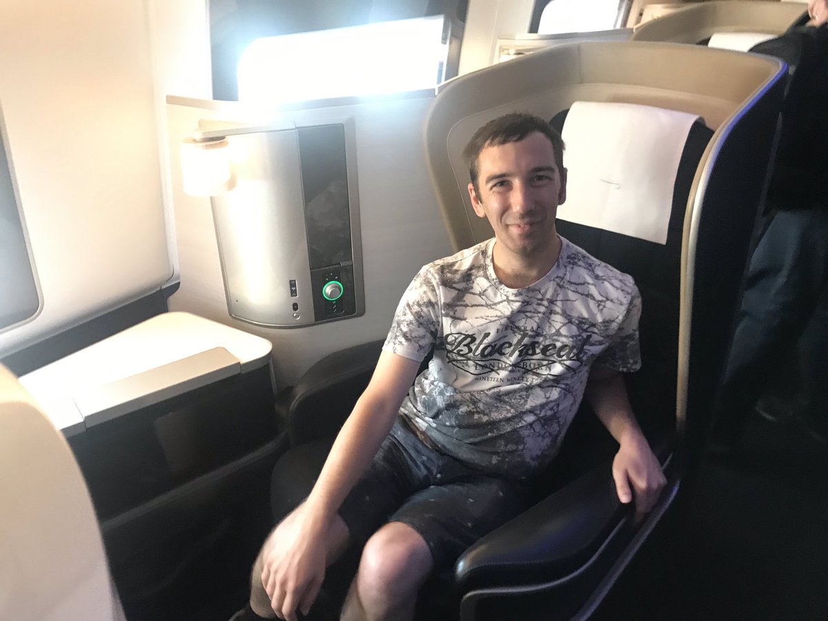 darloscott's tweet photo. I think this is number 6 of 14! @British_Airways BA0461 Madrid to London Heathrow this evening. Feeling privileged to be in First seat 2K 👍😇 #myfirstFirst #fakefirst #clubeurope #doesitstillcount 😅 Boeing 777 G-VIIN taking me back to London today. https://t.co/kNOAbJmoYc