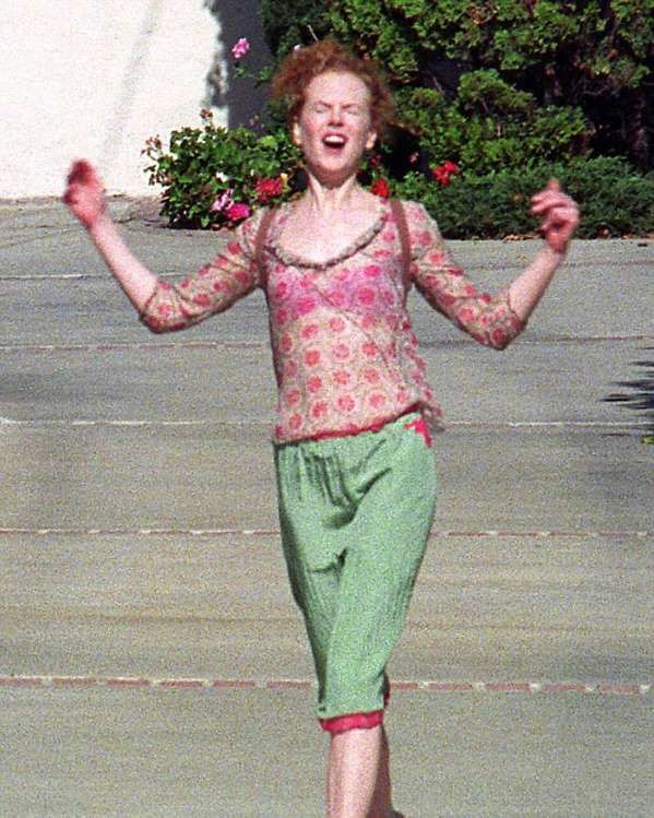 shirleyblooms's tweet photo. this is nicole kidman leaving her lawyer's office after signing the papers to divorce tom cruise exactly 18 years ago, an iconic moment in history https://t.co/XhwCveEP98