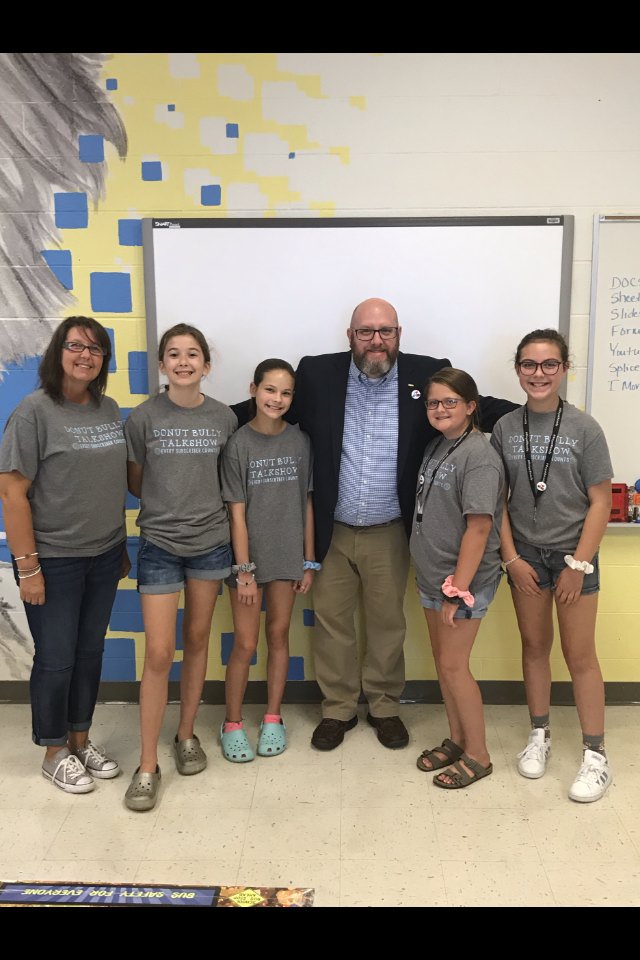 donutbullyky's tweet photo. Thanks to @jeffsebulsky the Donut Bully girls were able to showcase authentic technology integration to educators. https://t.co/0NOso5V7yR