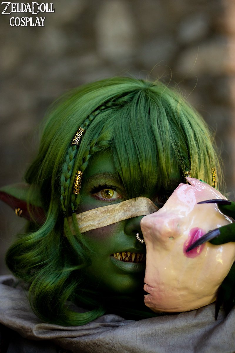 ZeldaDoll's tweet image. I love one goblin girl so much that I became her. I forgot to share this here, hope you like it! Character: Nott by @samriegel, 📷: @jt0023
💎👑💍🍺
#nott #criticalrole #criticalrolecosplay #nottthebrave #nottcosplay #nottthebravecosplay #mightyneincosplay #critrolecosplay