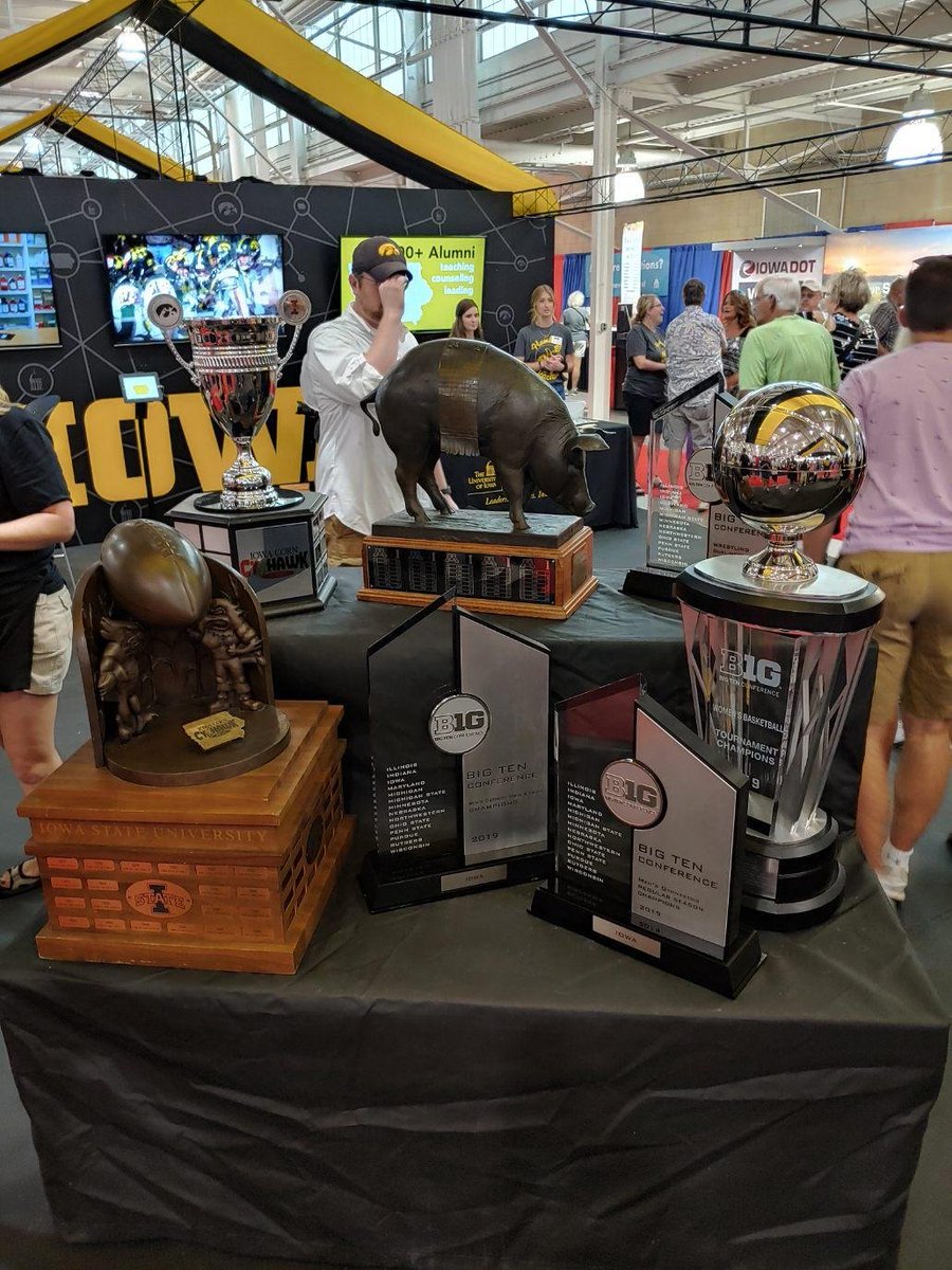 uiowa's tweet photo. It's all about the black and gold at the @IowaStateFair. Come visit us in the Varied Industries Building. Find us here: https://t.co/g5UMI5o4hS #HawkeyeStateFair ππ€ https://t.co/oaH3lHhtXw