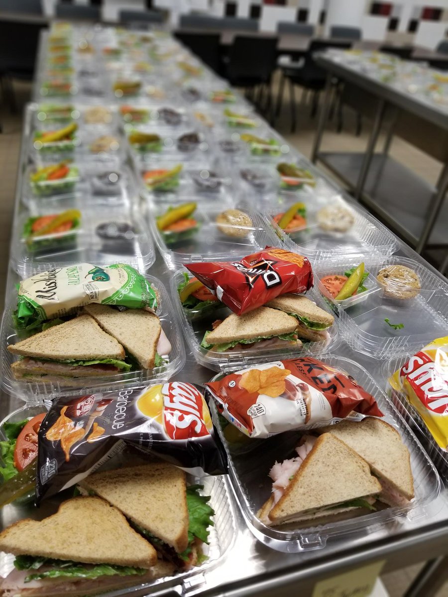 FBISDFoodie's tweet photo. Back to school orders are flowing in through our #CulinaryKitchen and Catering has been nonstop this week!
#FBISDFoodie https://t.co/8oHgyIuEsE