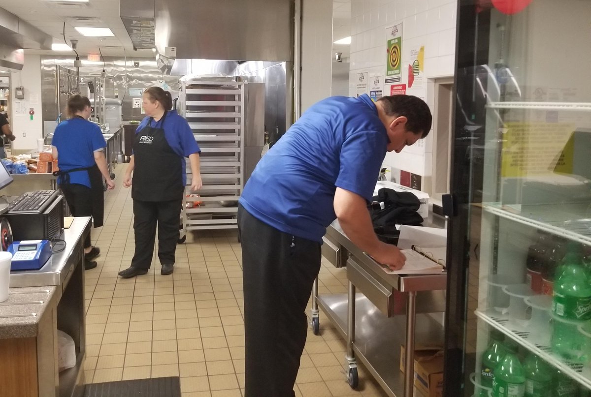 FBISDFoodie's tweet photo. Back to school orders are flowing in through our #CulinaryKitchen and Catering has been nonstop this week!
#FBISDFoodie https://t.co/8oHgyIuEsE