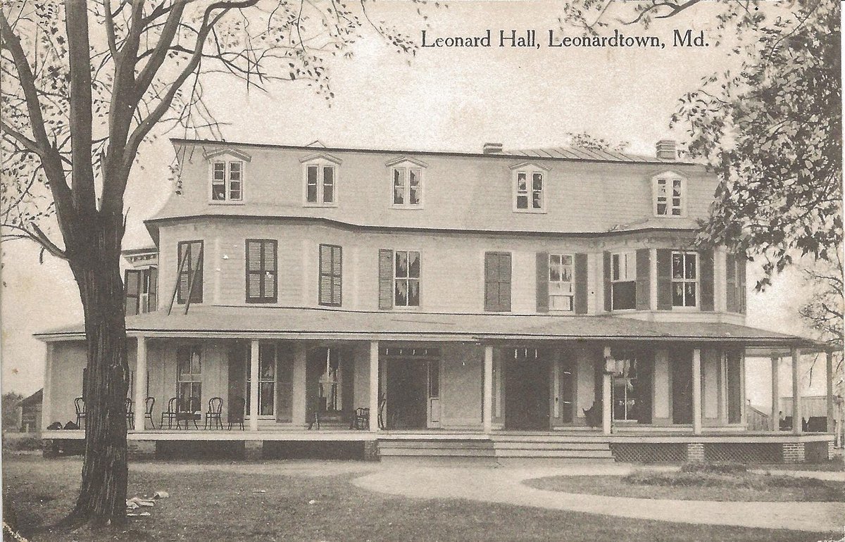 StClemIsMuseum's tweet photo. #TBT: Leonard Hall from around 1912 in nearby Leonardtown. Opened in 1909, it was the first Catholic school for boys in St. Mary's County, operated by the Xaverian Brothers, who taught agricultural courses to both local and boarding students. https://t.co/nnyevXp9kI