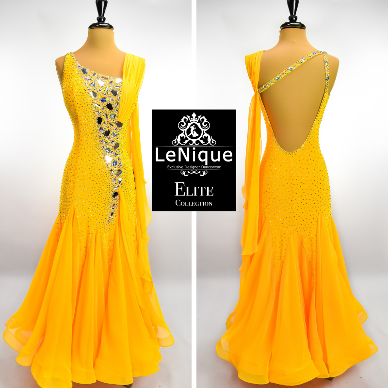 LeNiqueLA's tweet photo. Shine like the sun on an August day! 

LBD-19064
Size: S

#lenique #leniquedancewear #fashion #quote #sunshine #beautiful #sun #shine #saffron #yellow #cheerful #ballroom #ballroomdance #fashioninspiration #womensfashion #dress #dresses #handmade #swarovski #losangeles #crystal https://t.co/YenGSme0Kz