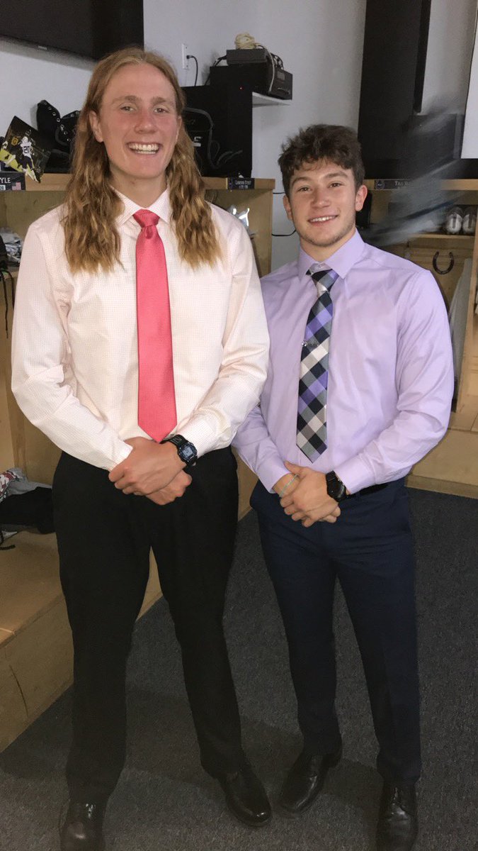 J_KKyle's tweet photo. Happy birthday to my roomie 😎⚡️ love ya dude hope it’s a good one!!#boltzup #smite https://t.co/e84YCva0Ev