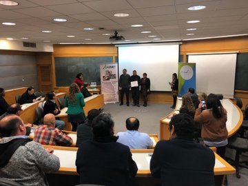 chilevalora's tweet photo. [AHORA] Felicitamos a los trabajadores/as que recibieron la certificación de competencias laborales en el Sector Metalúrgico.  ¡Seguimos sumando trabajadores certificados en todo Chile! #MasCertificados https://t.co/Ocj4xmjVWQ