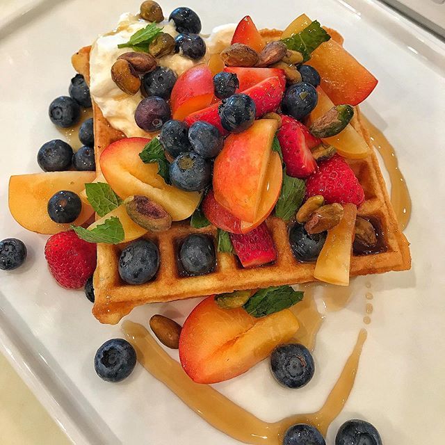 Chefrli's tweet photo. Cherry Plums and Berries Cinnamon Oatmeal Waffle and Toasted Pistachios. .
.
.
.
.
#instafood #chefsofinstagram #instagood #waffle #fruit #passion #purpose #pleasure  #Breakfast #brunch #southerncooking #soulfood #miami #miamifoodie #instachef #teamchefr… https://t.co/tww4tuOSLQ https://t.co/ISXvyQxUgJ