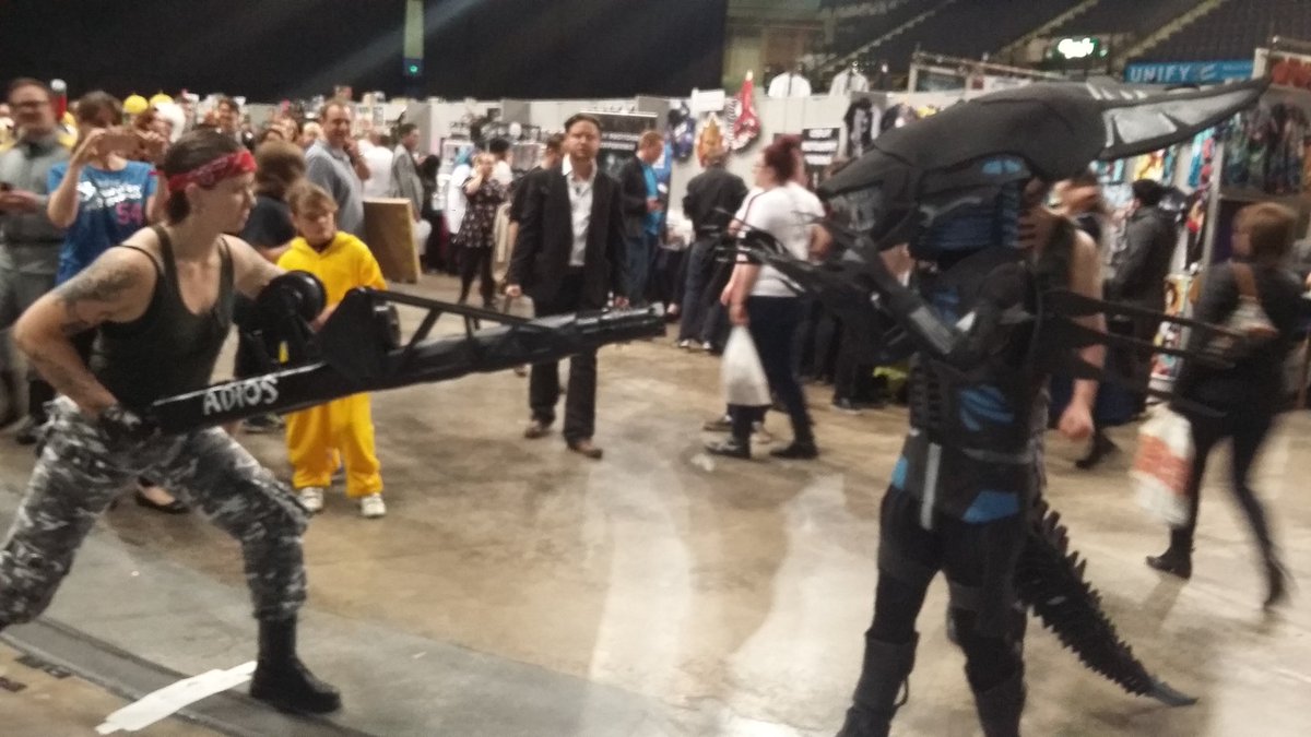 OmegaXaiden27's tweet photo. Finished pictures of my queen Xenomorph cosplay I did in 2017 this one I came second place in the cosplay competition. I even met Jenette Goldstein (Vasquez) too!
#Aliens 
#QueenXenomorph
#cosplay https://t.co/shAy9Ew0Bm