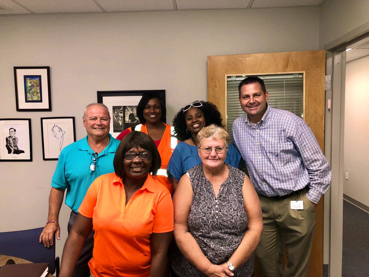 johnson_r2's tweet photo. Thanks @TimWeberWyoming for a great kick-off meeting with our new @WyomingCity Bus Drivers! 🚌 🚌🚌 🚌🚌 https://t.co/hAhrxYyYG2