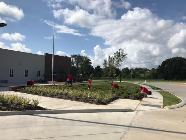 BASISed's tweet photo. In celebration of International Serve Day, a local church chose BASIS Baton Rouge as one of their service projects! Over 50 volunteers spent their Saturday morning cleaning the interior of the school and fixing up their flowerbeds. #BASISed https://t.co/erhbB0AJZX
