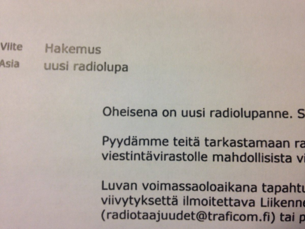 nasykka's tweet photo. #radiolupa plakkarissa... vuosihan siihen meni, rahat oli hukkuneet valtion kassaan. OH9FU kukkuu ja kuuntelee jos saa rigin kasaan #radiolicence #radioamatööri #radioamateur #licencetowork #cw #hamssi #radist https://t.co/Ekc35uVw7a