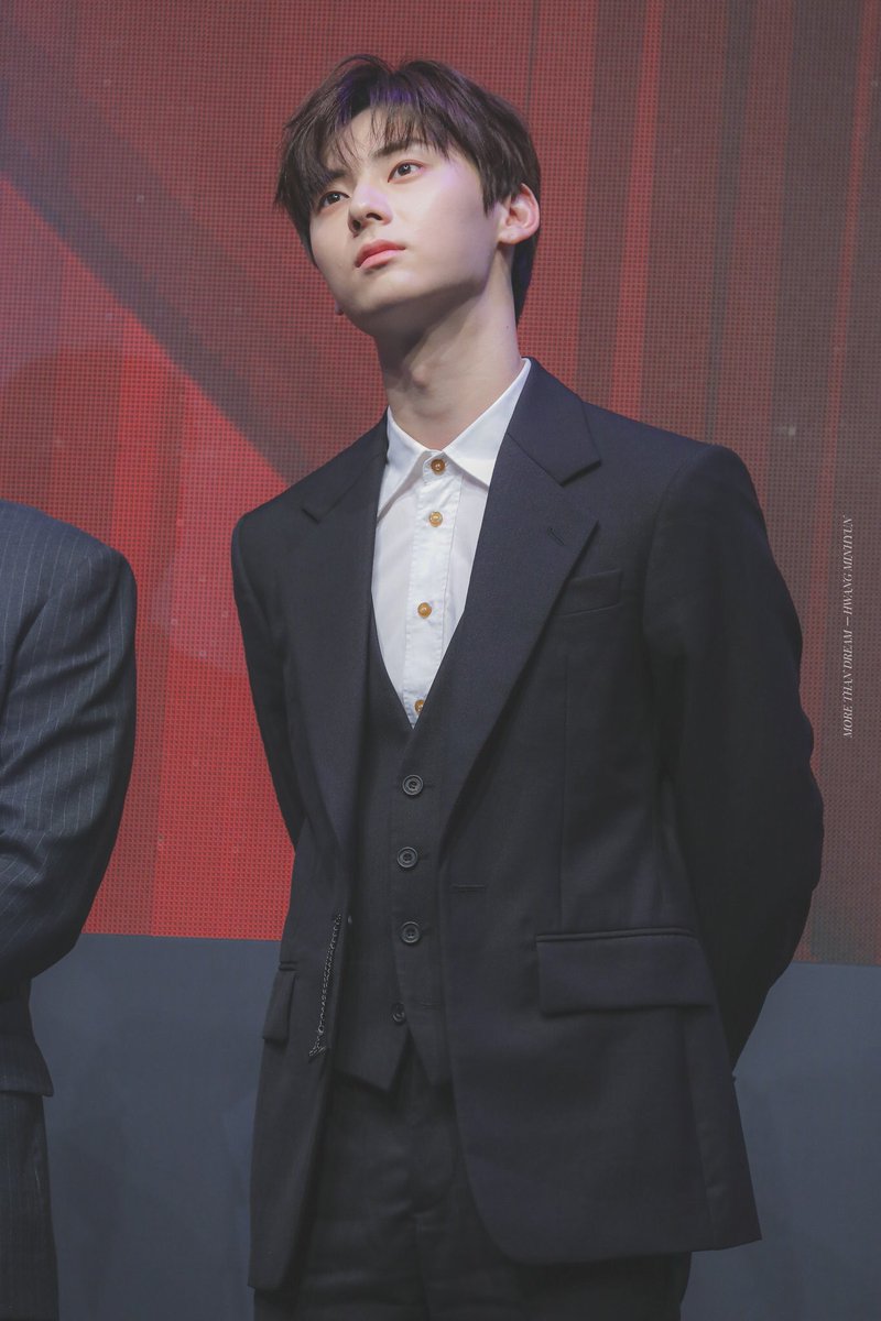 cozyminhee's tweet photo. 넌 나의 UNIVERSE, UNIVERSE 💫
#한여름의_시작_생일축하해_민현아 #Happy_MINHYUN_Day https://t.co/d3kxgFHFAV