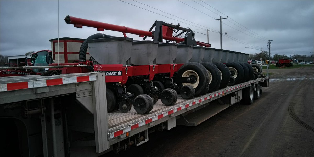 PaddockTrans's tweet photo. @PaddockTrans #stepdeck @Case_IH.  We love our #ag industry! https://t.co/cu9vuA4HfV