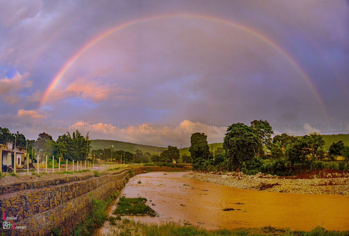 Indraneel1973's tweet photo. Rainbow from today's shower
#landscape #landscapephotography #landscapes #Photography #photograph #photographyeveryday #PhotographyIsArt #photographyislife #photographer #NaturePhotography #naturelover #rainbow #morningmotivation #canonphotography #Monsoon2019 #rainbowplease https://t.co/kiXsddgAxD