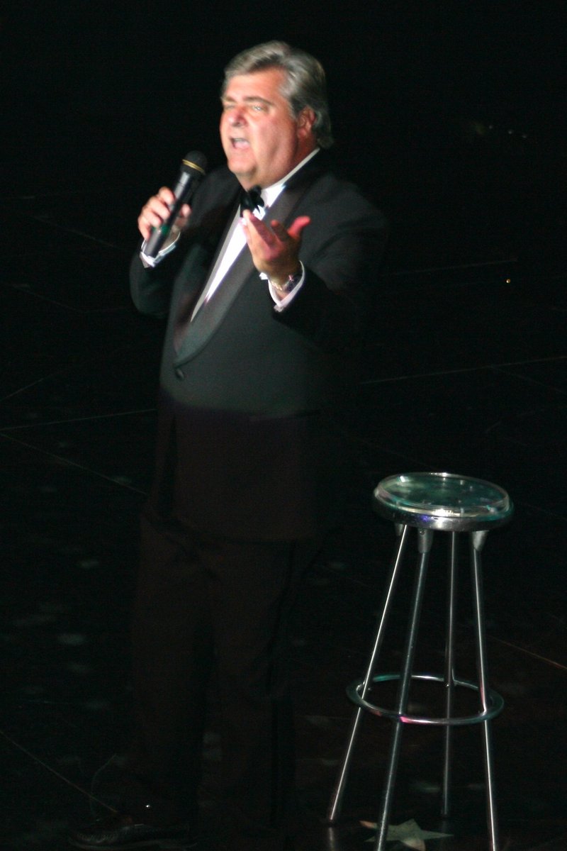 wmillernet's tweet photo. This picture of me from 2000-something on Celebrity Cruise Lines just popped up...#oldschoolcrooner https://t.co/sbPY4z8FhX