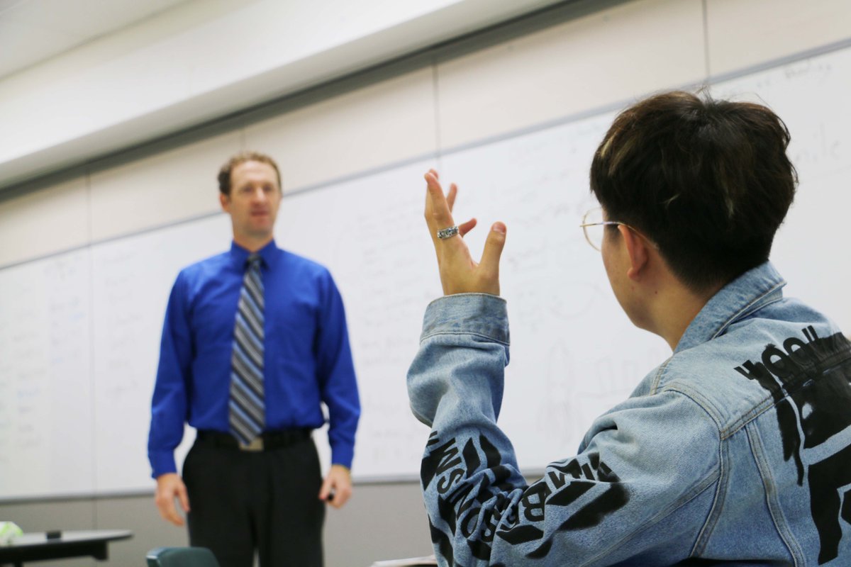 AlbertCollege's tweet photo. What forms of irony and foreshadowing can we find in Romeo and Juliet? That was today's discussion in Mr. Stacey's class with our summer school students! 🏫 ☀️
.
.
.
#AlbertCollege #EveryStudentIsAnAStudent #SummerSchool https://t.co/s39uGr5Xry