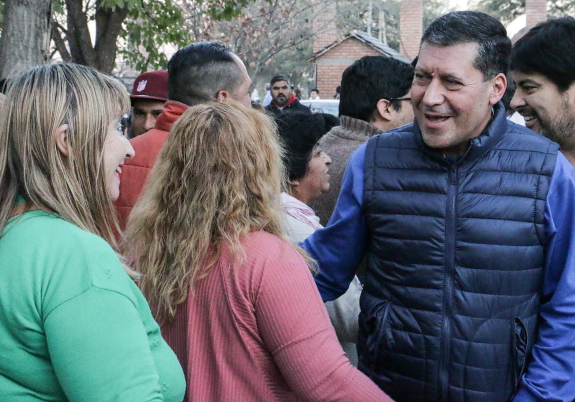 SergioGCasas's tweet photo. El profundo amor y orgullo que siento por mi provincia, me plantea este nuevo desafío, con la esperanza de un presente y futuro mejor para vos y para TOD☀️S.

#TodosPorLaRioja ☀️

➡️ https://t.co/MOTMtM71Ul https://t.co/sGeMrb0QsW