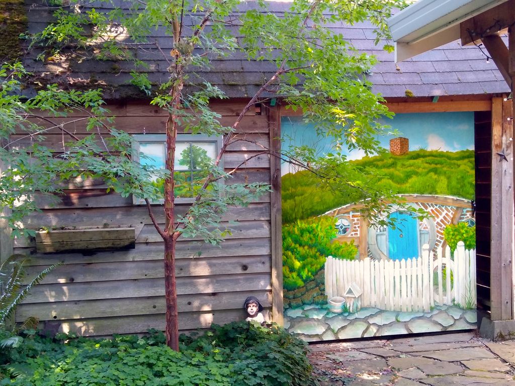 ArtAchieve's tweet photo. Just finished: a commission for a shed in Kirkland, WA. Study with the artist who painted this hobbit world at https://t.co/3y9asb7qSV! https://t.co/bRUaRtyMlr