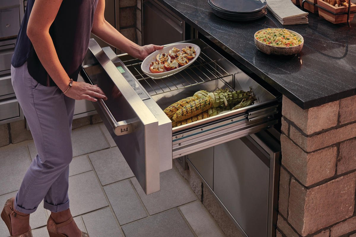 luxappliances's tweet photo. It is still the season to enjoy outdoor dining, especially if you have a Wolf outdoor kitchen! The warming drawer shown is both essential and stylish.
.
.
.
#courtenayappliances #wolfsubzero #outdoorkitchen
#kitchendesign #letscook #outdoordining #outdoorliving https://t.co/aLVLTR9DVG