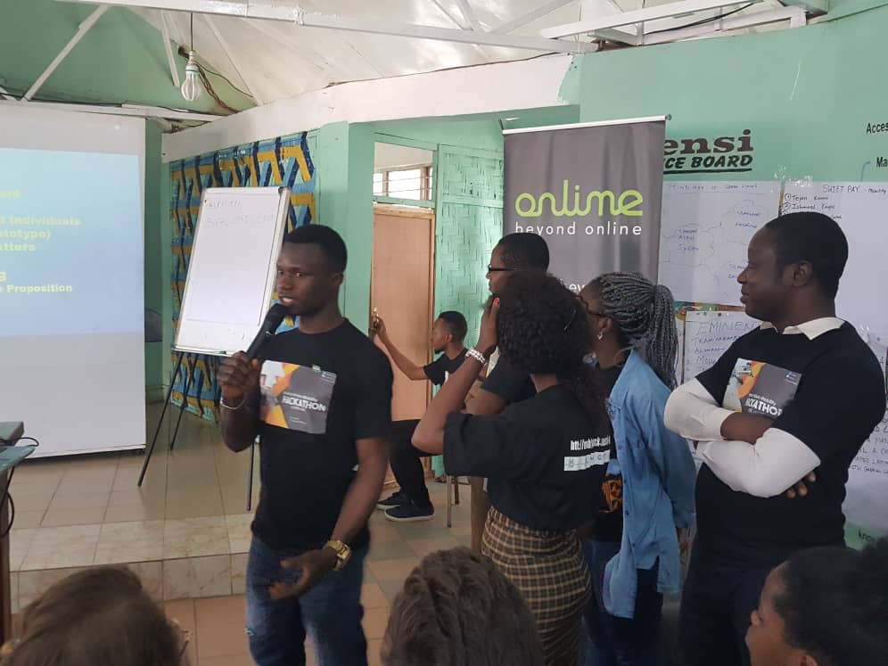 sensihub1's tweet photo. City Mob developed an application called "City Mob App" that uses traffic sensor for free access to available information about parking spaces, traffic routes and an online payment systems.
#DSTI #MoTA #worldbank #gfdrr #Sensitechhub #urbanmobilityhack https://t.co/dBhLZ7fG5X
