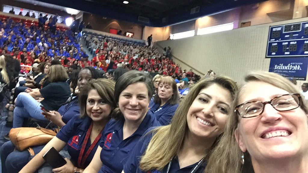 Qu33nChristi's tweet photo. @MrsG_LOVES2R3AD @loveyou_sef5 @serschabek5 @MrsNguyenWin @mrs_saleem123 @APE_Sailors @FBISDLearns #FBISDConvocation https://t.co/4bH3aRfIqk