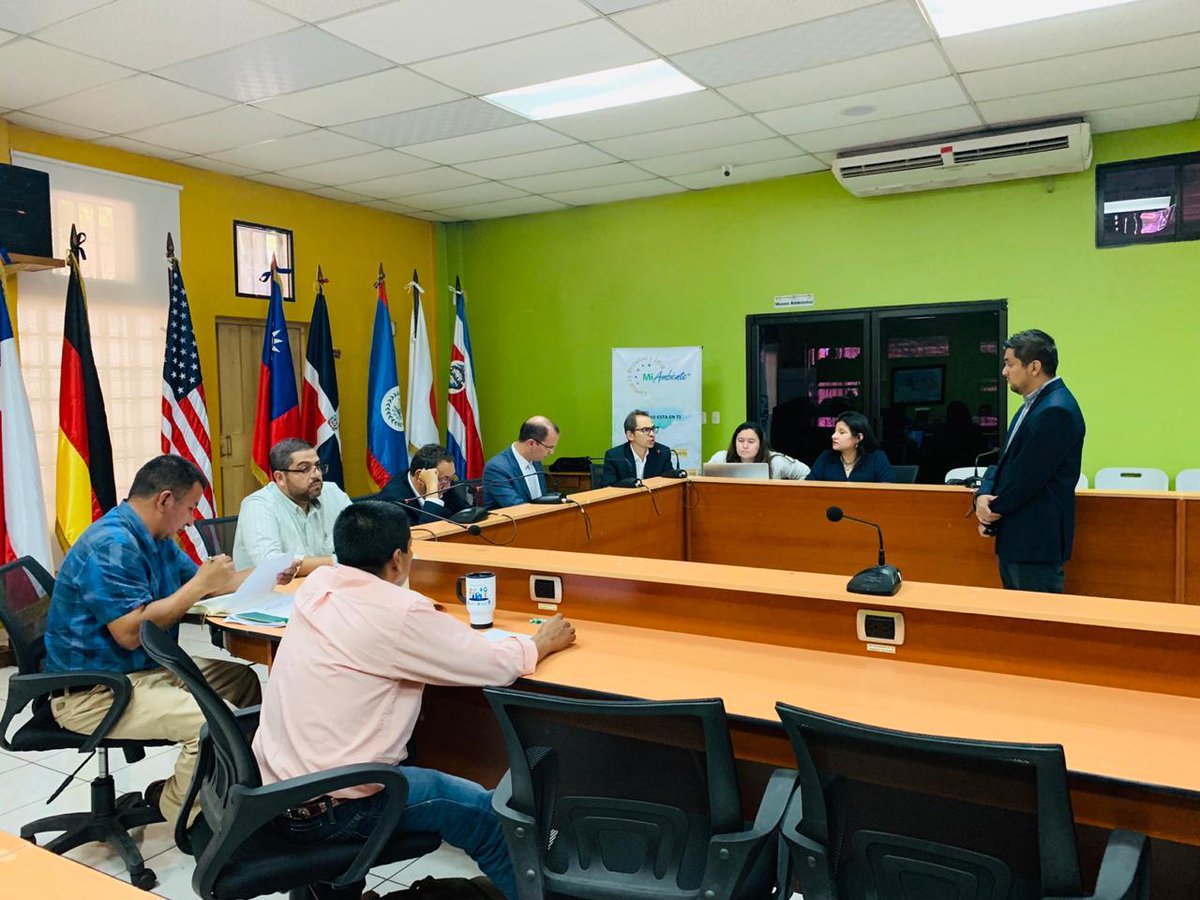 sernaHN's tweet photo. #MiAmbiente+ a través del Proyecto CONECTA+ (@PNUDHN -@theGEF), realizó con éxito su Junta de Proyecto, presentando los avances, estrategias y ajustes de la ejecución del 2019. Participaron #PNUD, @ICFHonduras, Pueblos Indígenas (CONICHH; MUPILH), @CancilleriaHN, #AHPROCAFE. https://t.co/cB1Qia4nw3