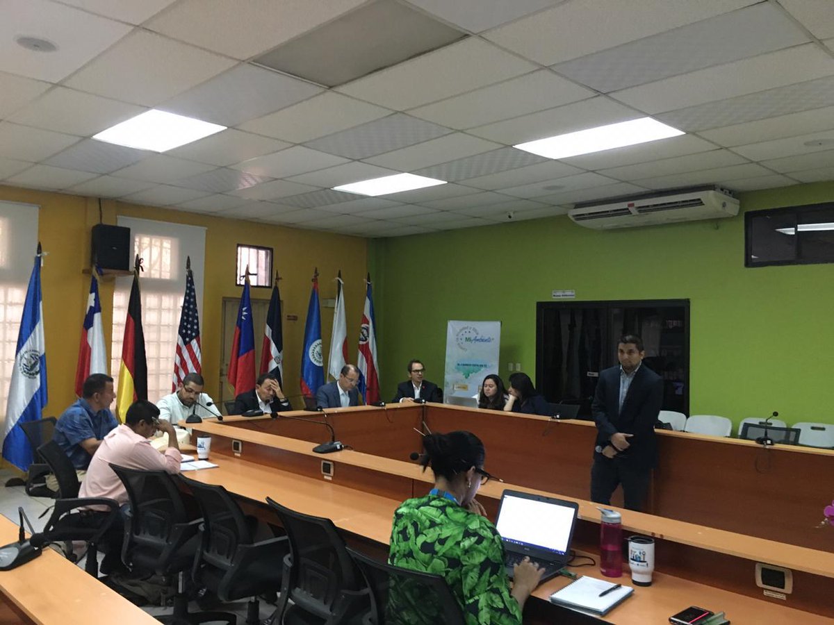 sernaHN's tweet photo. #MiAmbiente+ a través del Proyecto CONECTA+ (@PNUDHN -@theGEF), realizó con éxito su Junta de Proyecto, presentando los avances, estrategias y ajustes de la ejecución del 2019. Participaron #PNUD, @ICFHonduras, Pueblos Indígenas (CONICHH; MUPILH), @CancilleriaHN, #AHPROCAFE. https://t.co/cB1Qia4nw3