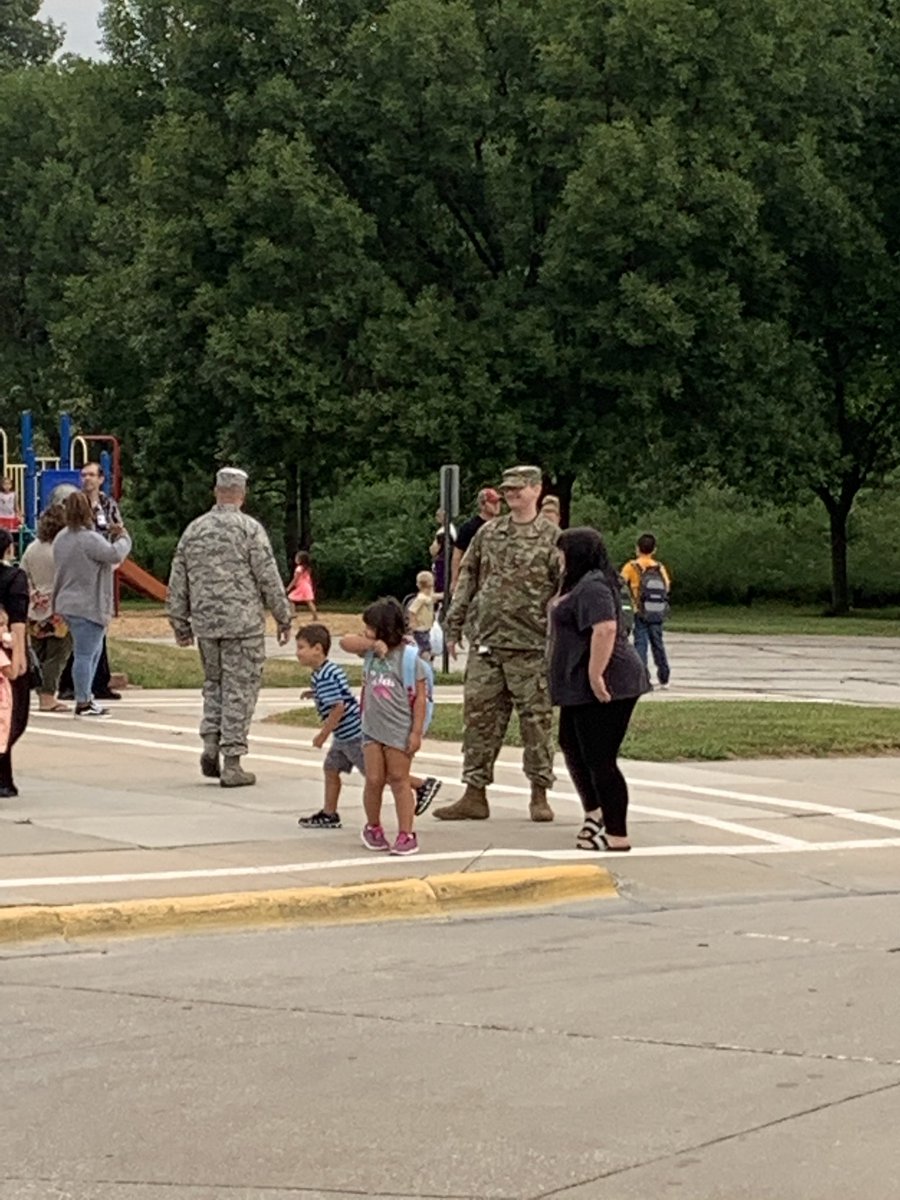 ChadZavala's tweet photo. Welcome Back @LLawrenceElem!! #bpsne #prideofLL https://t.co/zHJRlWGTfS
