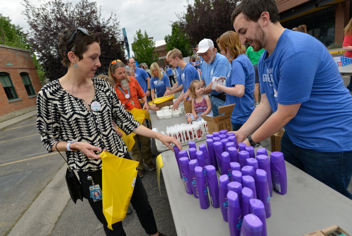 idahopower's tweet photo. We love seeing the #Boise community every year at the @unitedwaytv #FlapjackFeed. Communications Director Deb Leithauser took a turn at the pancake station this year, and we got the chance to help make hygiene kits for local students as they head back to school. #LiveUnited https://t.co/WHDPOgCVxF