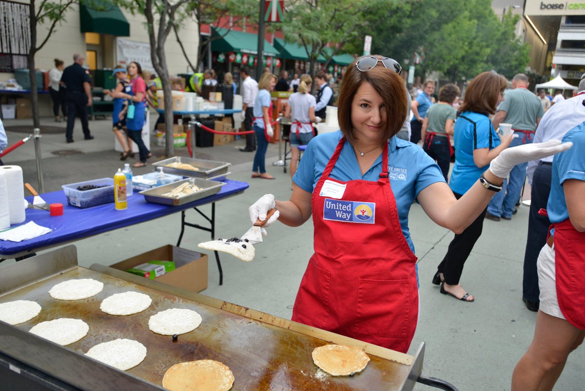 idahopower's tweet photo. We love seeing the #Boise community every year at the @unitedwaytv #FlapjackFeed. Communications Director Deb Leithauser took a turn at the pancake station this year, and we got the chance to help make hygiene kits for local students as they head back to school. #LiveUnited https://t.co/WHDPOgCVxF