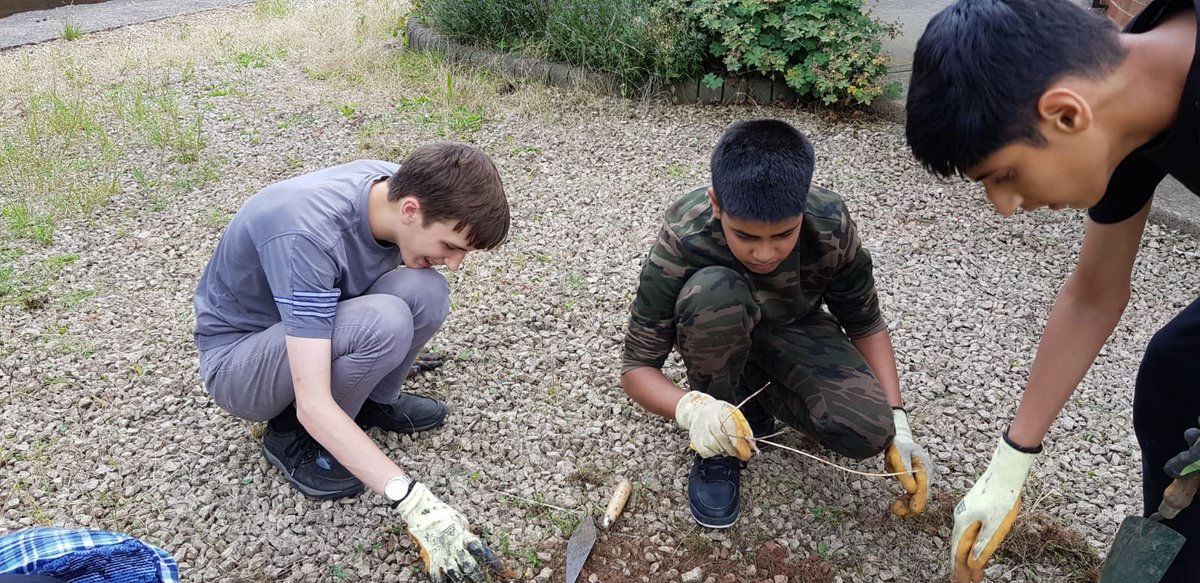 TheFeastProject's tweet photo. What does your faith teach you about looking after the environment? One of the questions our young people discussed today while clearing our adopted stretch of canal in Birmingham. And the sun shone on us too! #TheFeastAt10 #10DaysofSummer @HHHBirmingham https://t.co/V7tzuuDczp