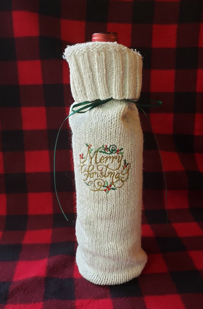 CabinDogCreate's tweet photo. Excited to share the latest addition to my #etsy shop: Merry Christmas Wine Bottle Sleeve or Christmas Gift Baghttps://etsy.me/31oOiD7 #winebottlebag #hostessgiftbag #christmasgiftbag #upcycledgiftbag #giftbag #holidaygiftbag #upcycled #hostessgift #holidaypartygift https://t.co/TAA0M13nSw