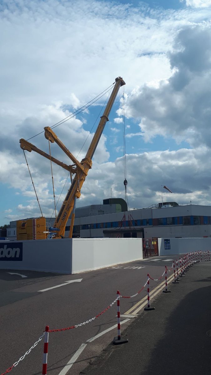 edwootton7's tweet image. First unit in place, watch this space for how quickly we can provide new space for our customers, working in partnership with our modular supplier. ⁦@yourseddon⁩