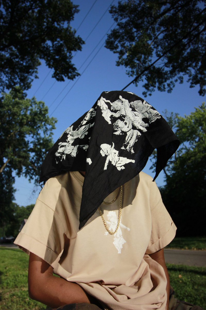 terrychildress_'s tweet photo. Hey, you, RT my clothes. They have angels on them. Black angels. https://t.co/Y567xyIlbh