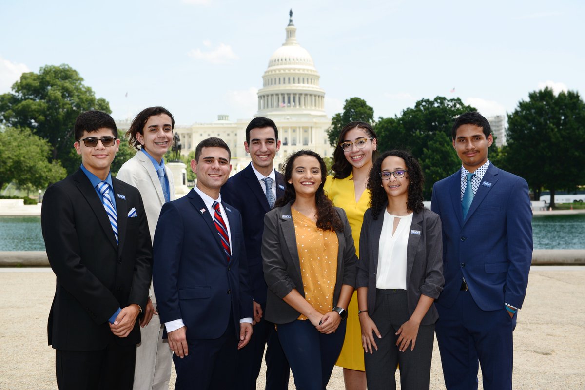 CHCI's tweet photo. #TBT with our official #R2LNextGen wardrobe sponsor, @Macys! 103 sharp looking high school students participated in our #HereToLead summer program, engaging firsthand with Members of Congress and touring our nation's capital! #MyStylist https://t.co/l0b27KdguU