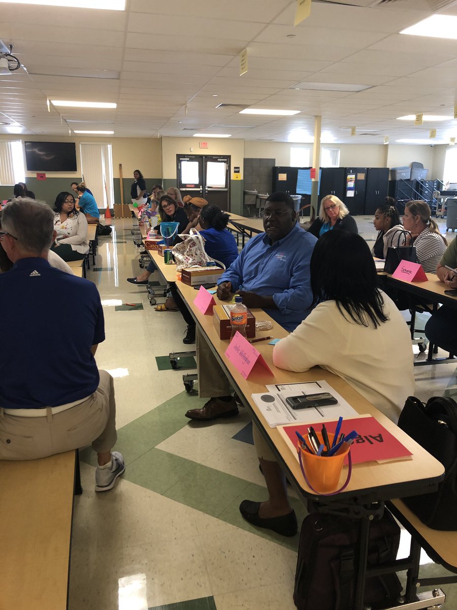 MrsCrossCSUSA's tweet photo. Impact 2019 - teachers are enjoying the collaboration time.  @mandarincharter #csusaimpactfl #ALearningAdventure https://t.co/ODgXXkCfR5