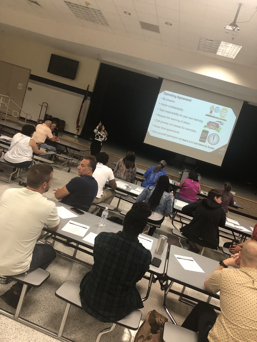 ElsikNGCRams's tweet photo. @eqontheweb thank you for the insight and great morning of team building ! #ramtastic #aliefleads #familia #aliefmission #ecolor #teamwork @AliefISD @AliefPASS @Alief_Int https://t.co/HhhDSkRxet