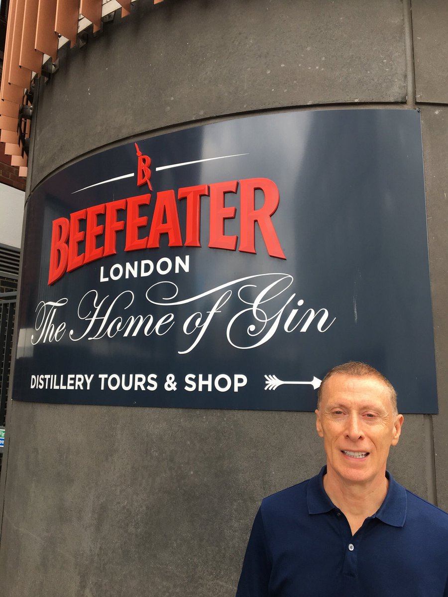 Cabernetsue's tweet photo. Nigelβs birthday celebrations beGin at the Beefeater Distillery!! πββοΈπππΉπ₯πΈβ€οΈ #beefeaterdistillery #gin #beefeatergin @BeefeaterGin_US @beefeatergin_ES @BeefeaterGin #ilovelife https://t.co/Y2Qs1ZHmX9