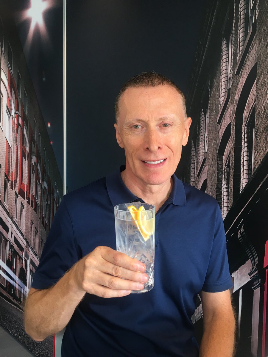 Cabernetsue's tweet photo. Nigelβs birthday celebrations beGin at the Beefeater Distillery!! πββοΈπππΉπ₯πΈβ€οΈ #beefeaterdistillery #gin #beefeatergin @BeefeaterGin_US @beefeatergin_ES @BeefeaterGin #ilovelife https://t.co/Y2Qs1ZHmX9