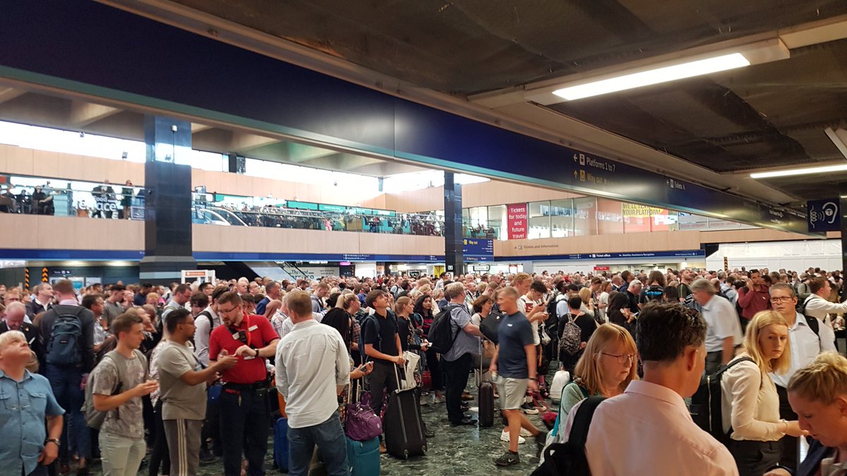ClassifiedGiant's tweet photo. Commuting is the worst thing in the world. #delays #euston #nevergettinghome https://t.co/pnfy6LmUdx