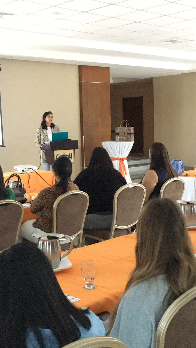 ThinkDigitalEdu's tweet image. Cuida a tus seguidores, ellos te defenderán en situaciones de crisis - Atenas Hernández #ThinkDigitalToday