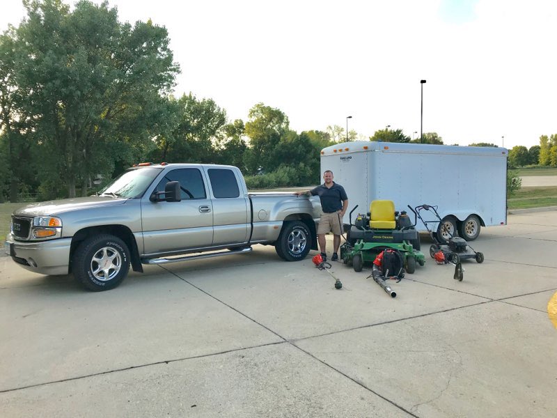 bdowd32's tweet photo. New podcast is up! Link in Bio.
Eric Blohm @niowapropertyservicesllc chats it up with us!
We discuss pricing your service, tips for gaining new clients before you make the full time jump and proper hiring strategies your first few years in business. #lawncare #landscape #podcast https://t.co/q9RnaUS7BE
