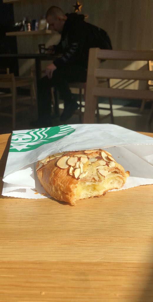 ogpings's tweet photo. Thanks starbucks for a year of free drinks you definitely made me fat. featuring the holy almond croissant #starbucks #partnerdiaries https://t.co/XdxCzL6Wyv