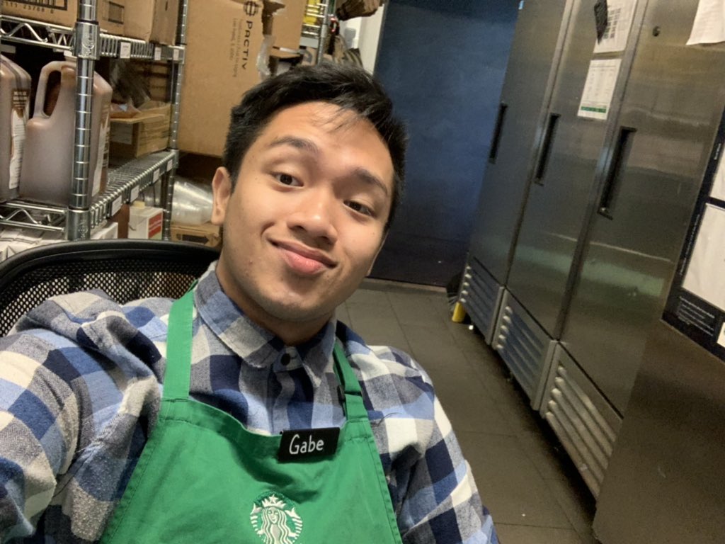 ogpings's tweet photo. Thanks starbucks for a year of free drinks you definitely made me fat. featuring the holy almond croissant #starbucks #partnerdiaries https://t.co/XdxCzL6Wyv